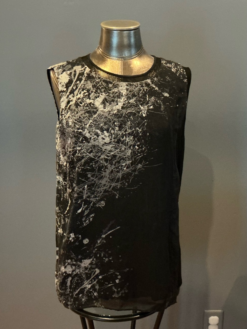 Elie Tahari Silk Abstract Print Top